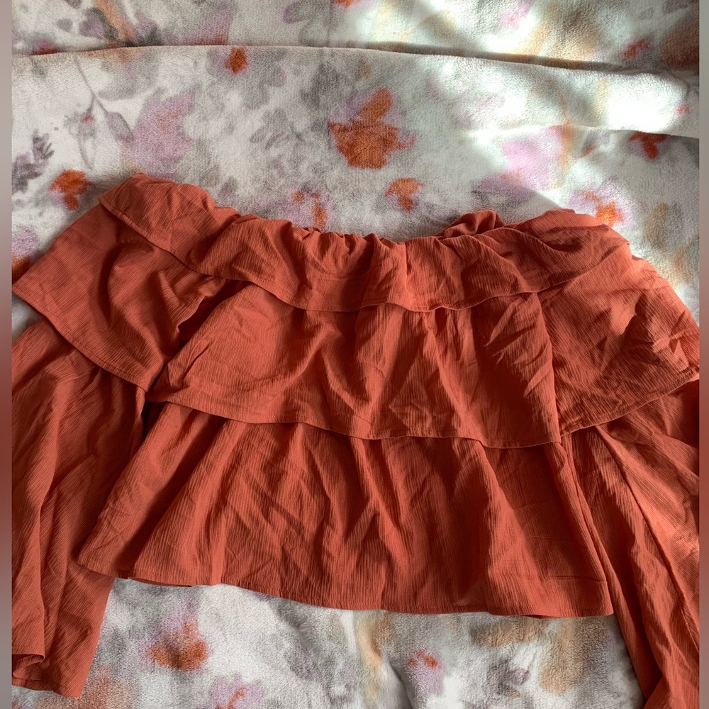 Off the Shoulder Ruffle Crop Top - Picture 2 of 2